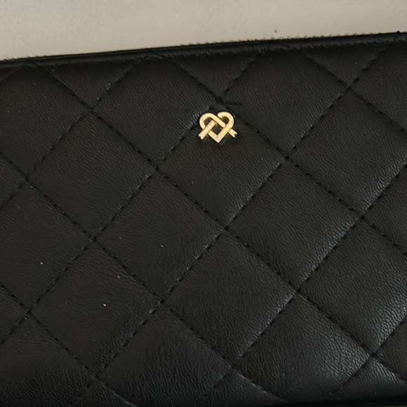 Gunas - black and gold handbag and wallet set. Vegan. Quilted design. - Picture 2 of 16